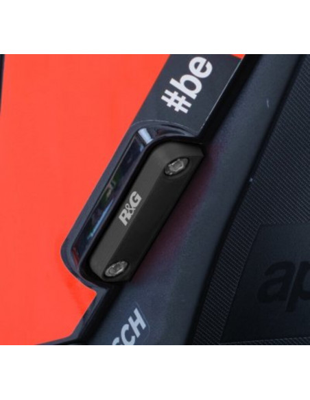 Cache orifice repose-pieds arrière gauche R&G RACING - noir Aprilia