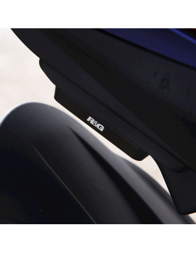 Cache orifice reposes-pieds arrière R&G RACING noir - Aprilia