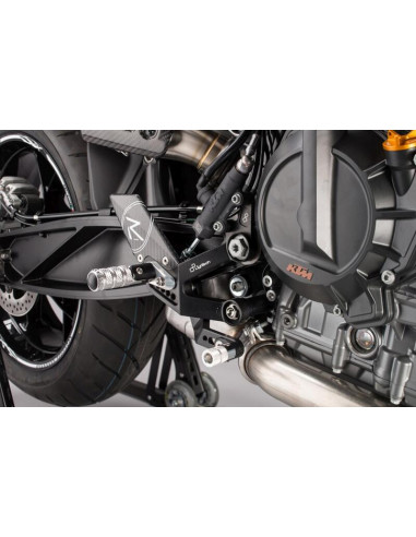 Commandes reculées fixe LIGHTECH selection standard noir KTM 790 Duke Commandes reculées fixe LIGHTECH selection standard noir KTM 790 Duke